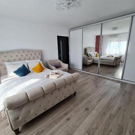 Stephanie Apartment Galati  Exterior photo
